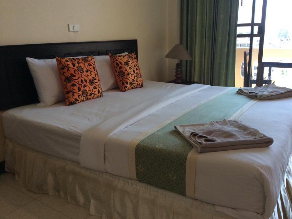 Nice - Kamala Beach - Phuket - Surin Sunset Hotel - SHA - Kamala Beach - Phuket