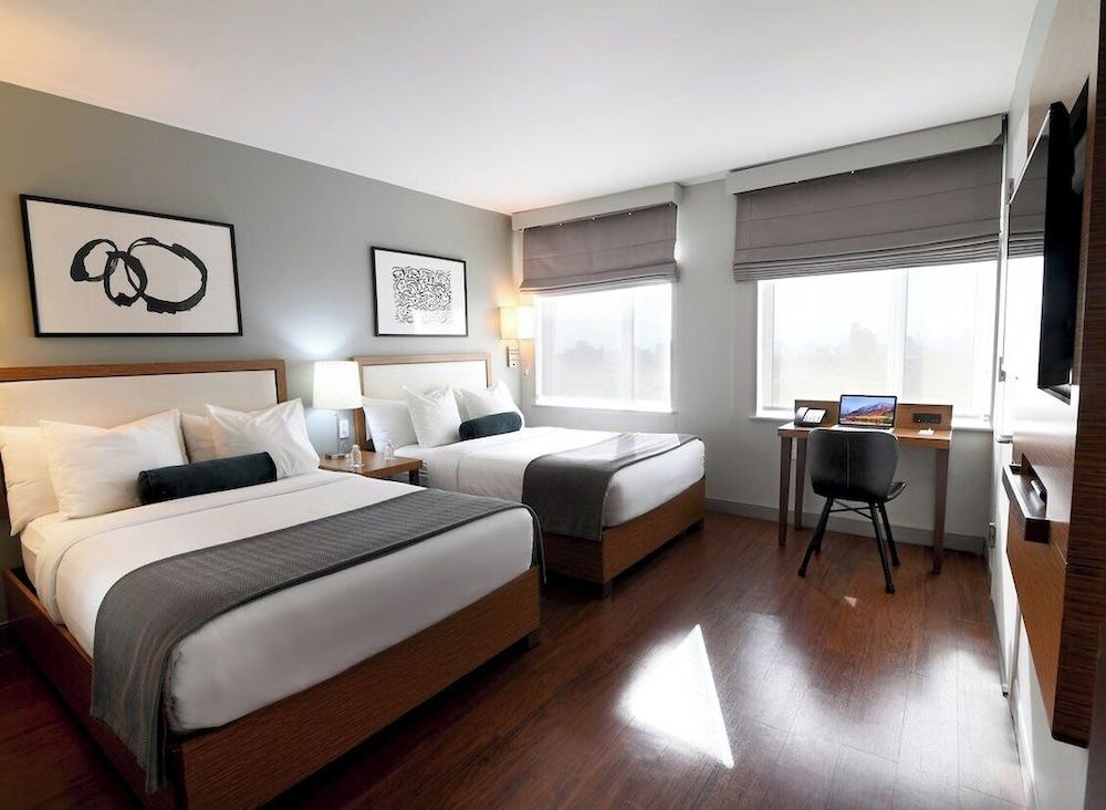 Lyon - North Bergen - Edge Hotel Washington Heights - North Bergen