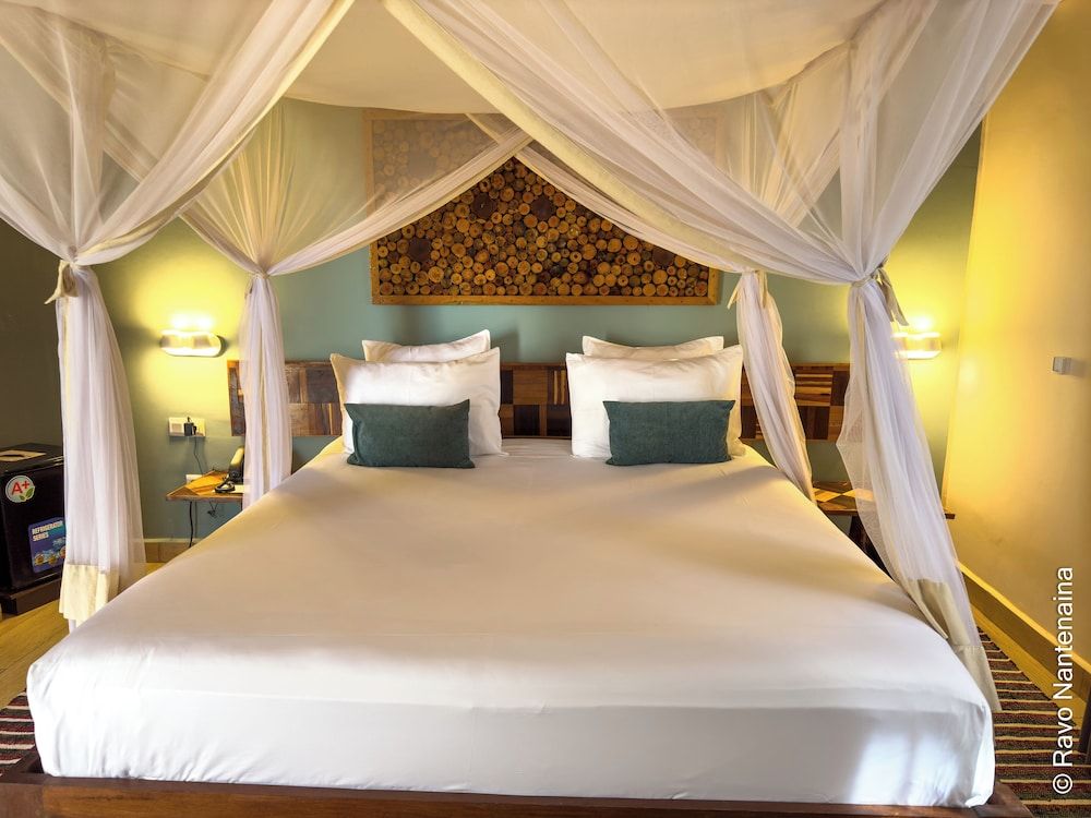 Paris - Antsirabe - Bira Hotel - Antsirabe
