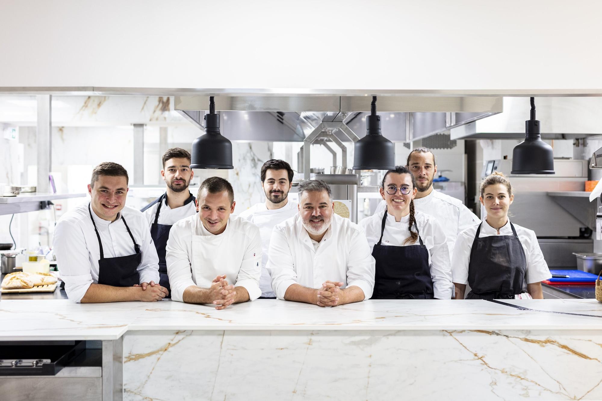 Lille - Vitrolles - Hã ́tel Et Restaurant La Bastide Bourrelly €“ Ma - Vitrolles