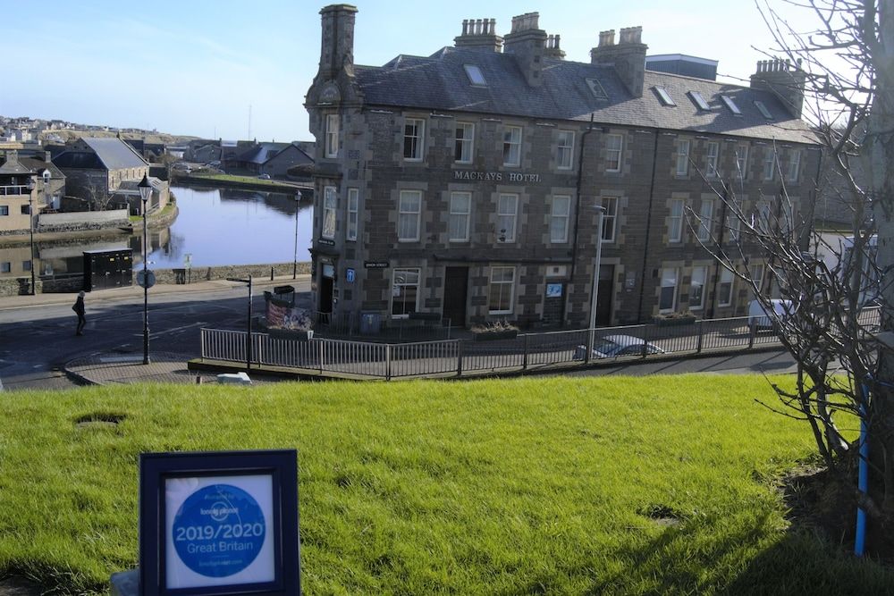 Paris - Wick (Scotland) - Mackays Hotel - Wick (Scotland)