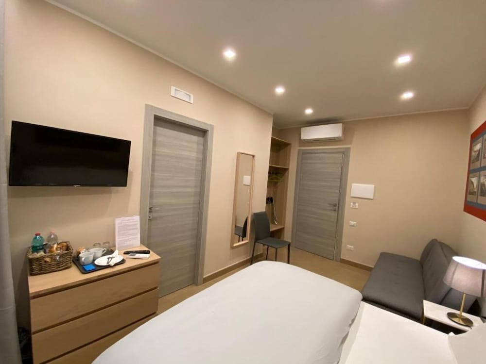 MDC Luxury Rooms Naples 1