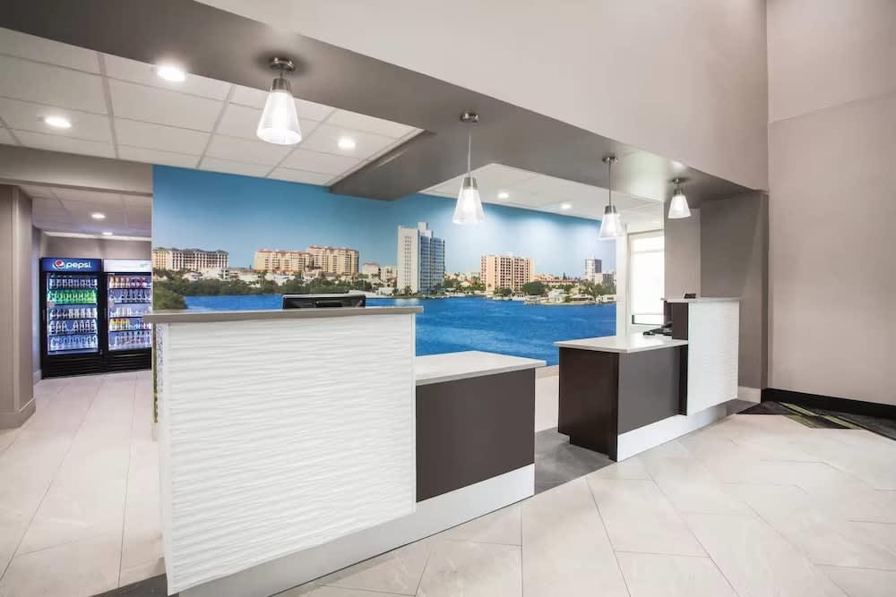 Comfort Inn & Suites Clearwater South 2