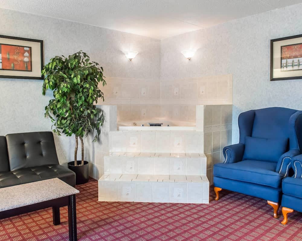 Quality Inn & Suites Gibsonia - Pittsburgh North 1
