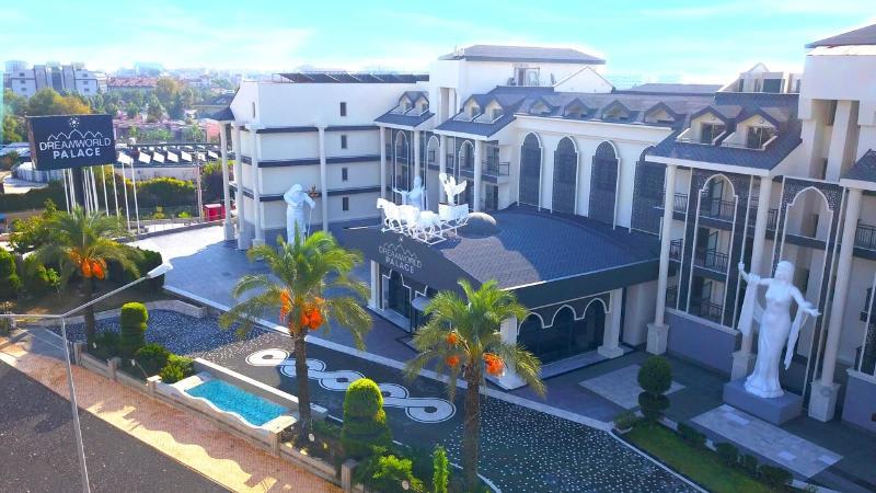 DREAM WORLD PALACE 1
