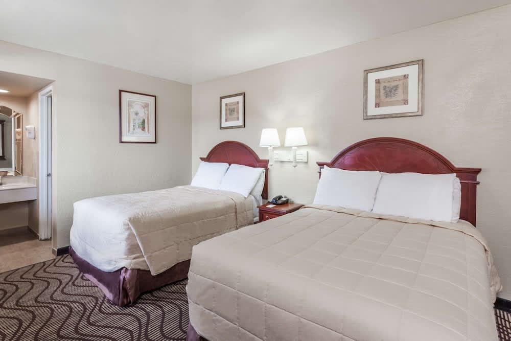Travelodge by Wyndham Victorville 1
