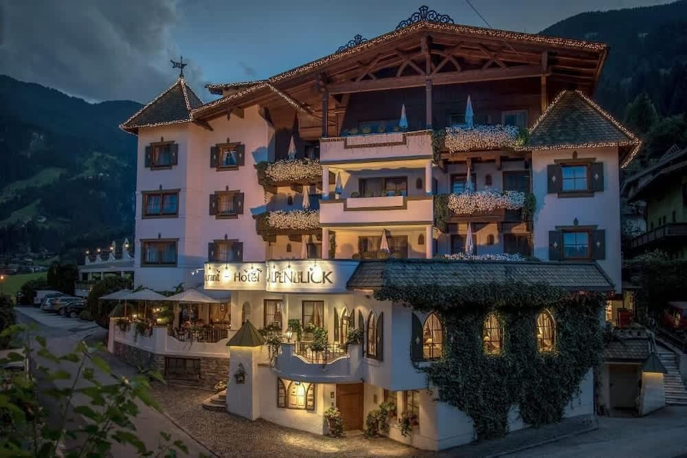 Hotel Alpenblick Zillertal 1