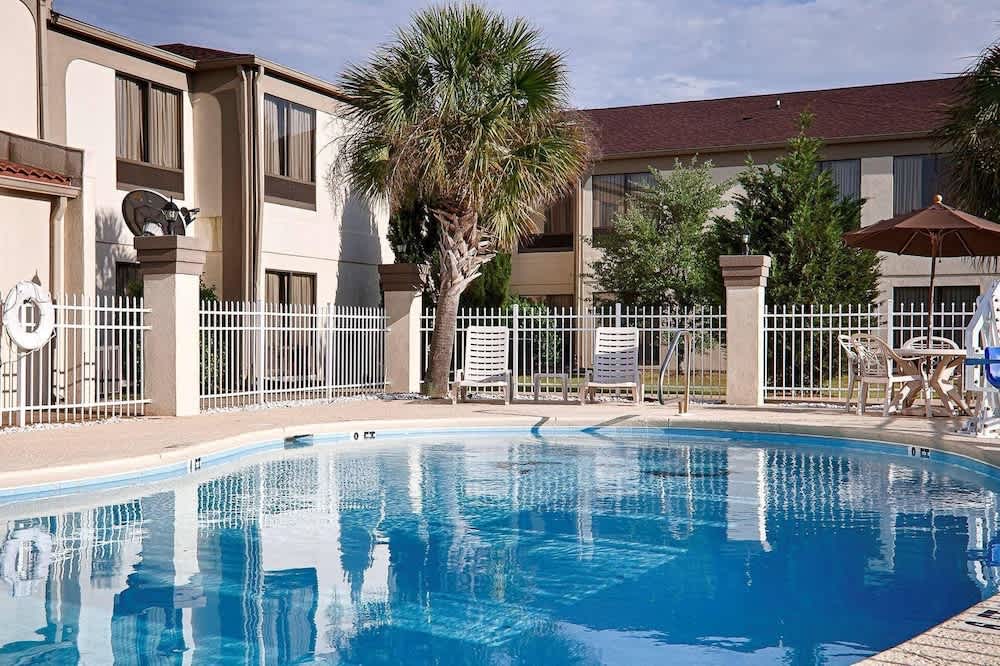 Park Inn by Radisson Albany, GA 1
