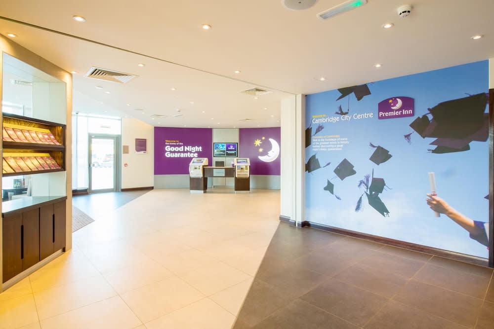 Premier Inn Cambridge East - Newmarket Road 2