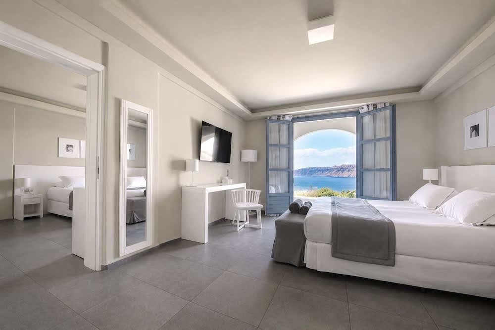 Acroterra Rosa Luxury Suites & Spa 1