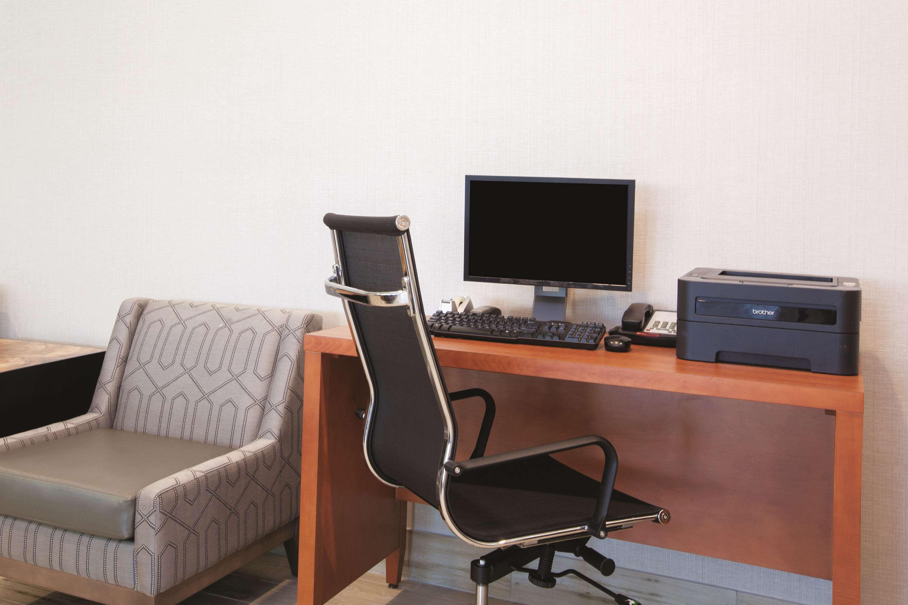 La Quinta Inn & Suites by Wyndham Williamsburg Historic Area 2
