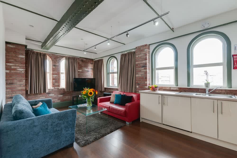 Base Serviced Apartments - Sir Thomas Street 1