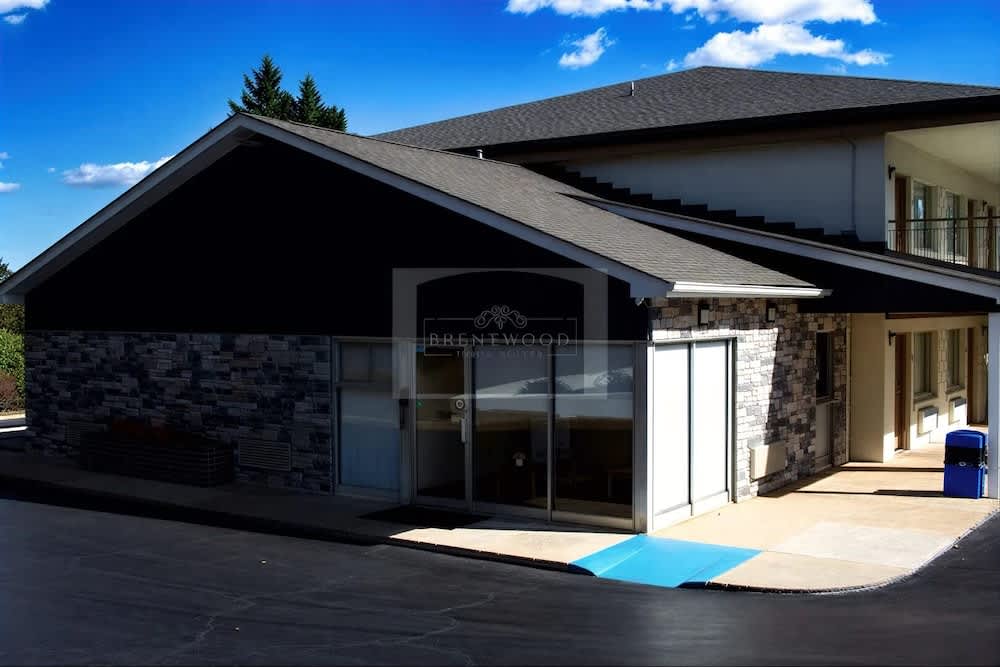 Brentwood inn & Suites - Lynchburg 1