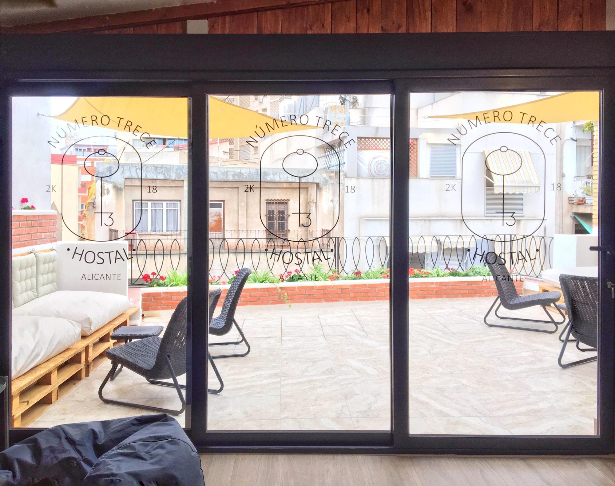 Hostel Numero Trece - Albergue Juvenil - FREE towels, coffee & tea, remote check-in 1