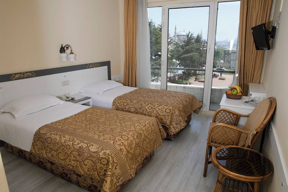 Hali Hotel 1
