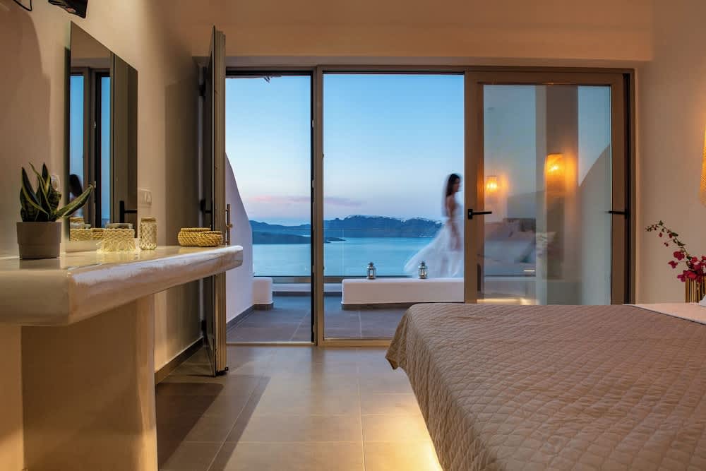 Blu Rooms Santorini 1
