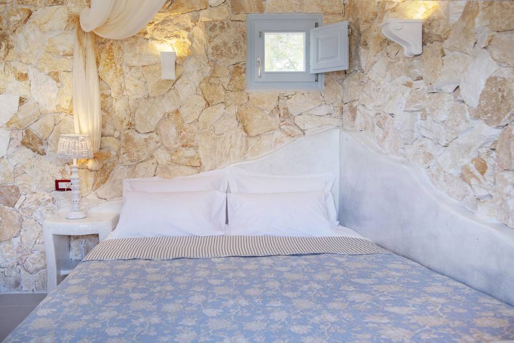 Starlight Luxury Seaside Villa & Suites 2