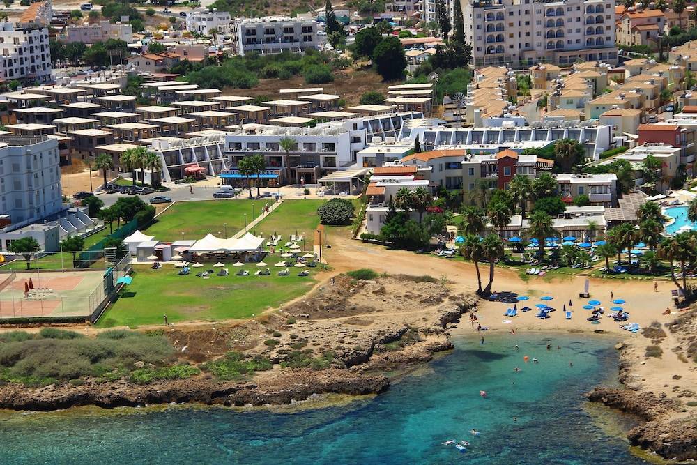 Penelope Beach Hotel Apts 1