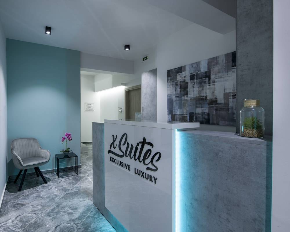 xSuites - Adults Only Boutique Suites with Private Jacuzzi 1