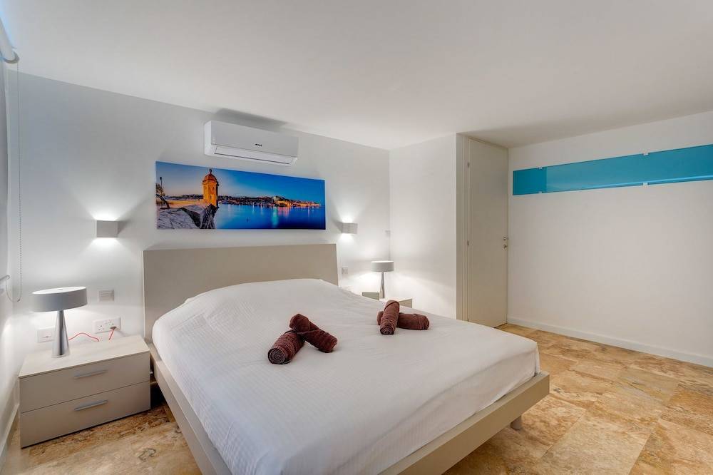 Modern 2 Bedroom Apartment in St Julians 2