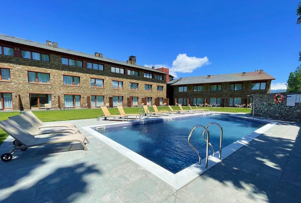Hotel Fontanals Golf 1