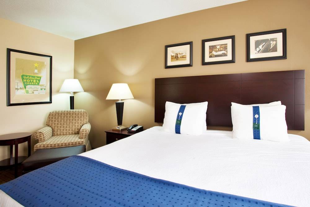 Holiday Inn AURORA NORTH- NAPERVILLE by IHG 2