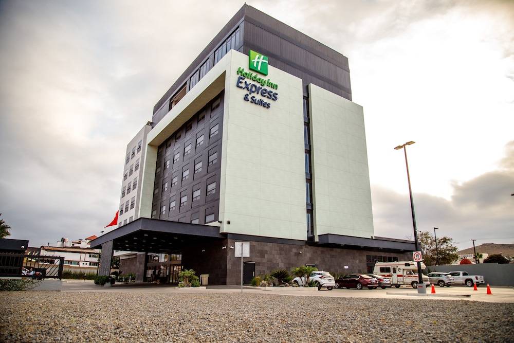 Holiday Inn Express & Suites ENSENADA CENTRO by IHG 1