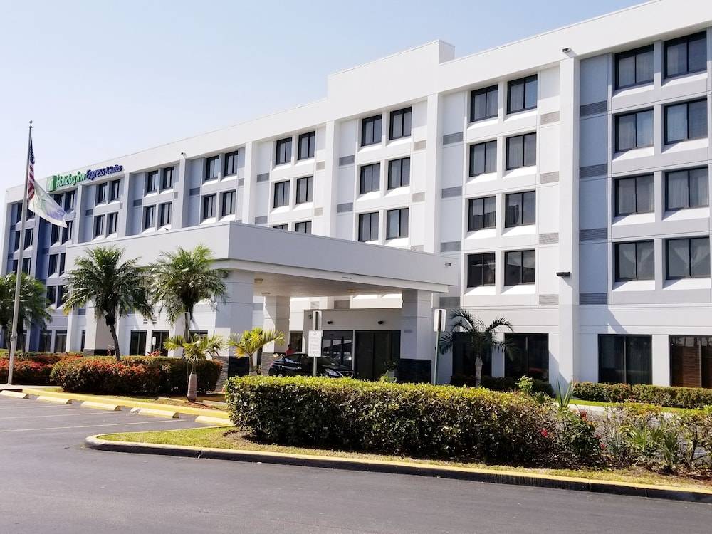 Holiday Inn Express & Suites MIAMI - HIALEAH by IHG 1