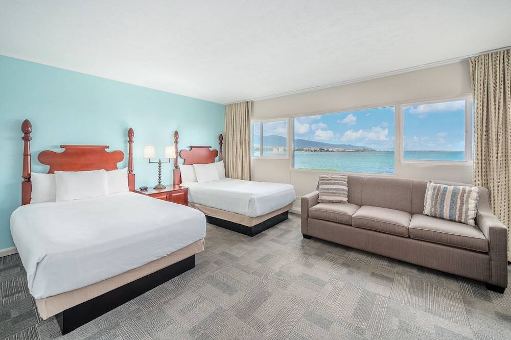 Maui Beach Hotel 2