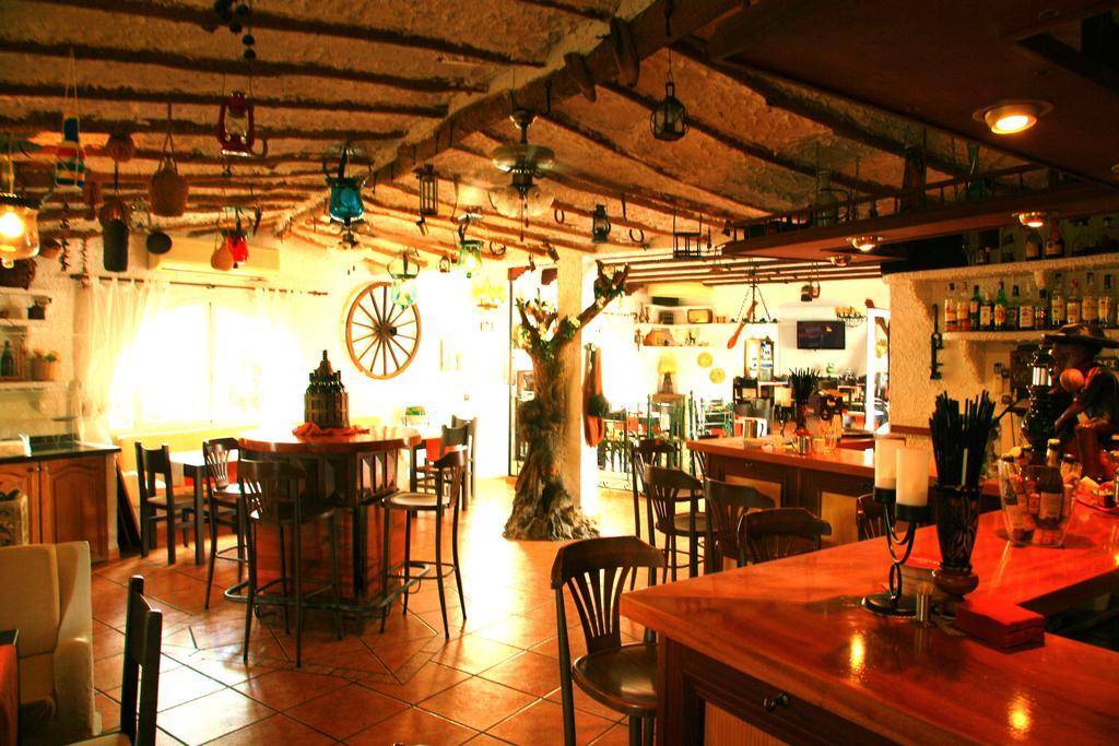 Villa Columbus Hotel and Restaurant 1