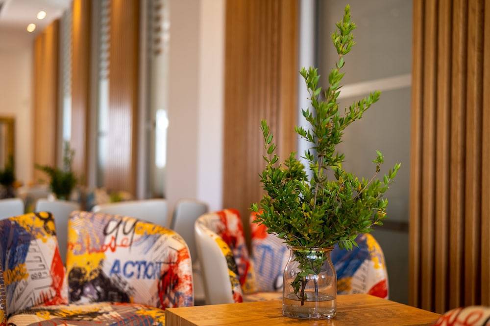 Vrachia Beach Hotel & Suites - Adults Only 2