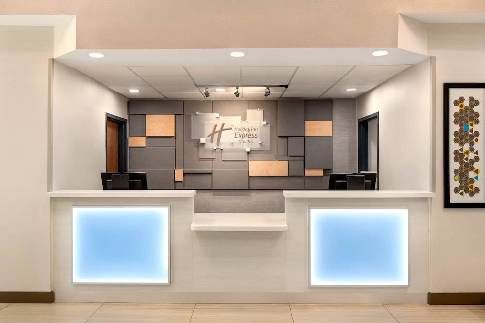 Holiday Inn Express & Suites PEMBROKE PINES-SHERIDAN ST by IHG 2