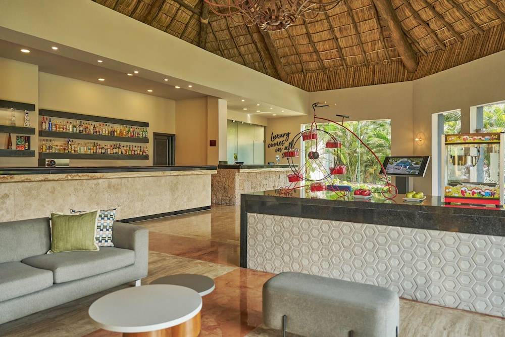 Family Selection at Grand Palladium Vallarta Resort & Spa - All Inclusive 2