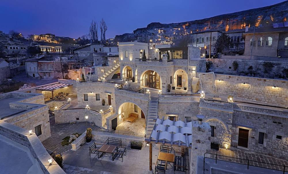Solem Cave Suites 1