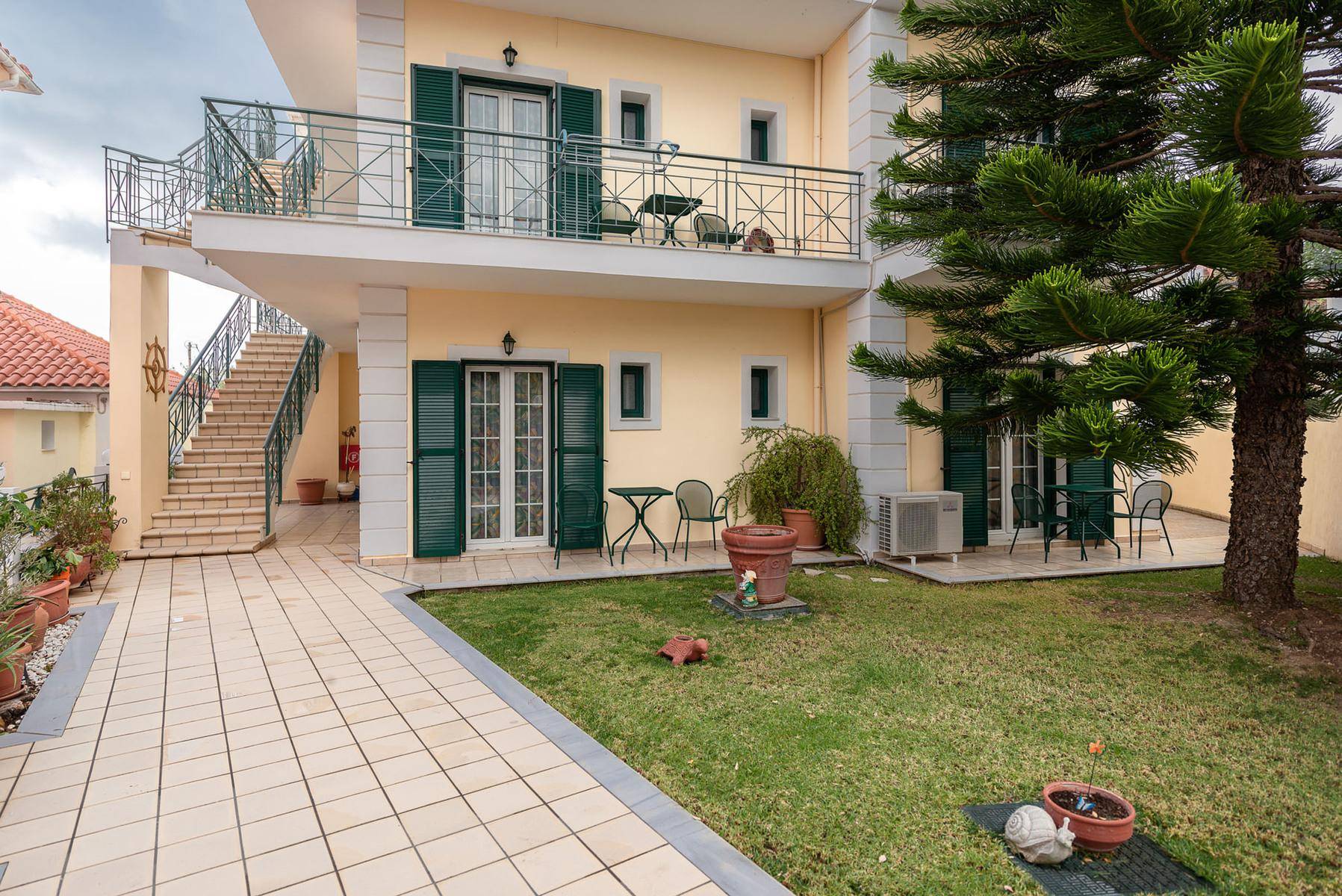 Naftilos Studios 2