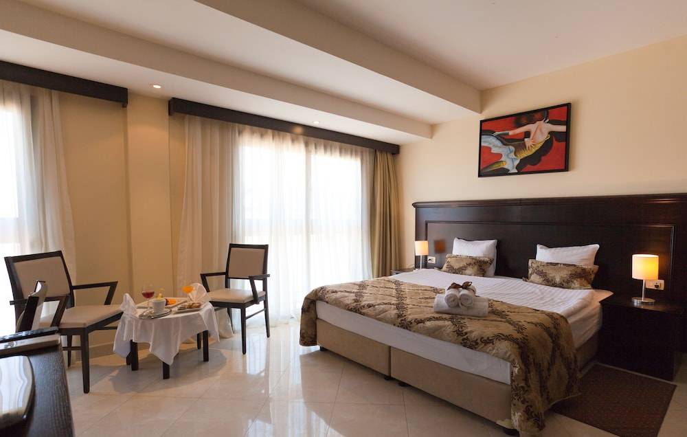 Blue Waves Resort 2