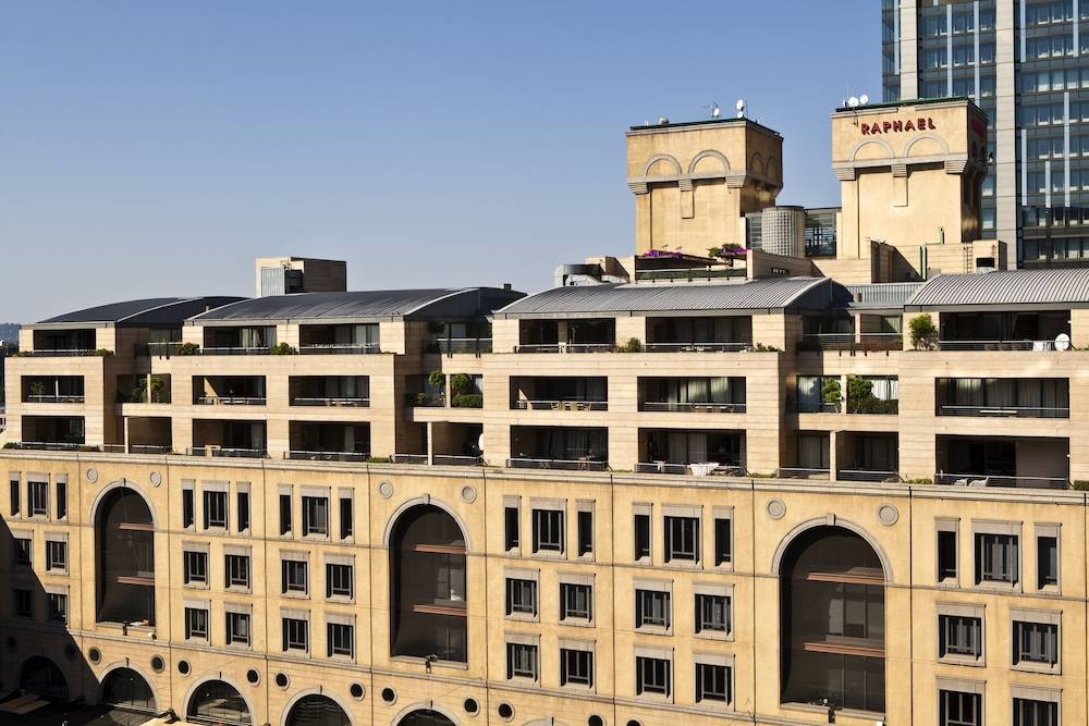 Raphael Suites 1