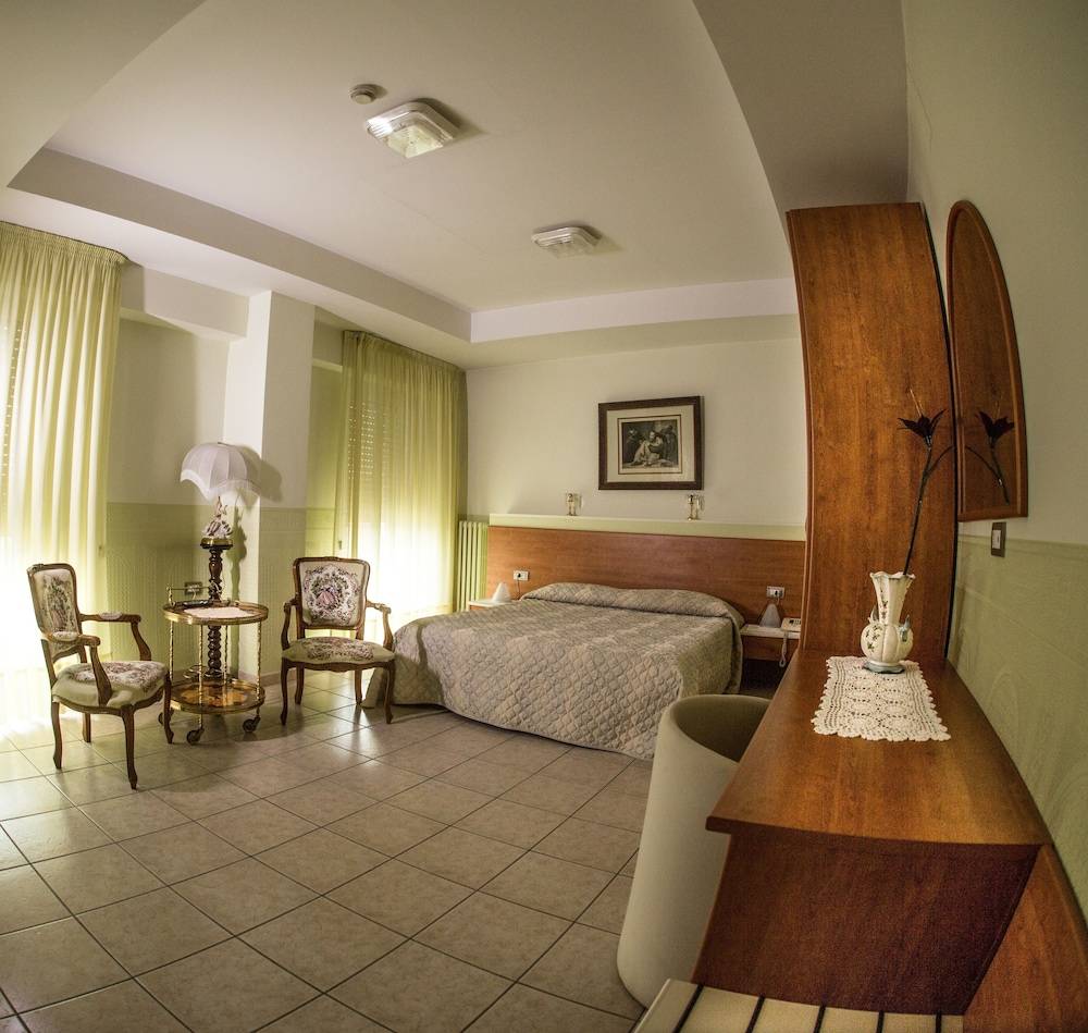 Tourist Hotel 1