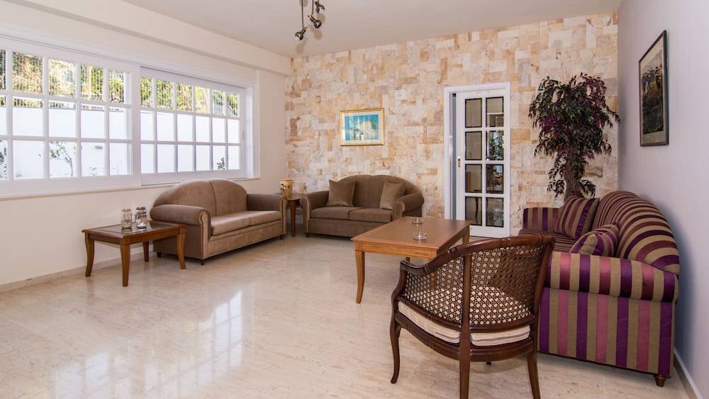 Manolis Apartments 2