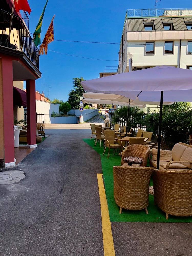 Hotel Delle Rose 2