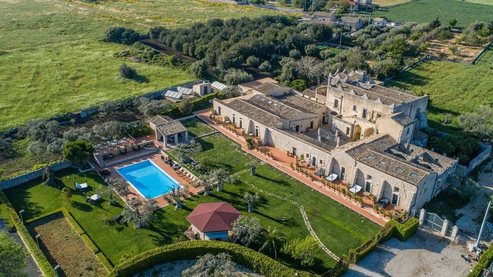 Torre Don Virgilio Country Hotel 1