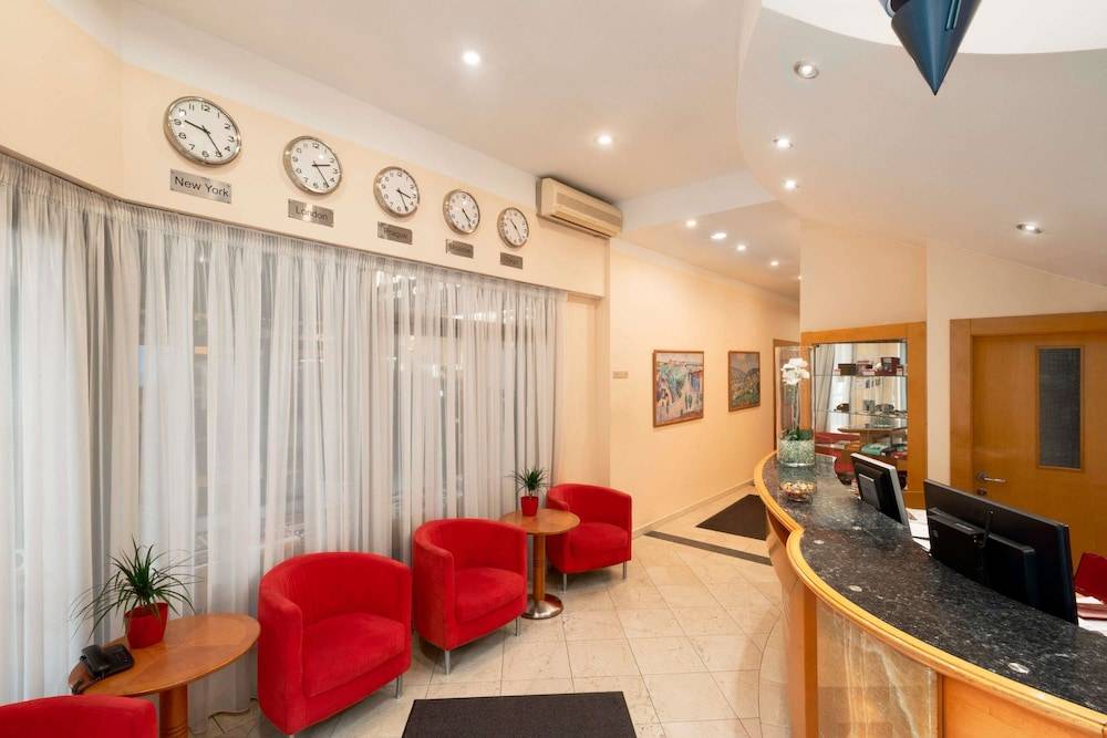Ramada by Wyndham Prague City Centre 1