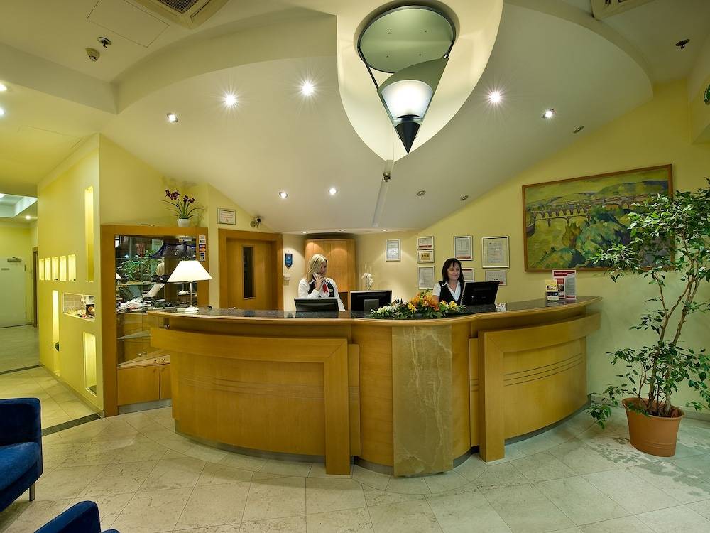 Ramada by Wyndham Prague City Centre 2