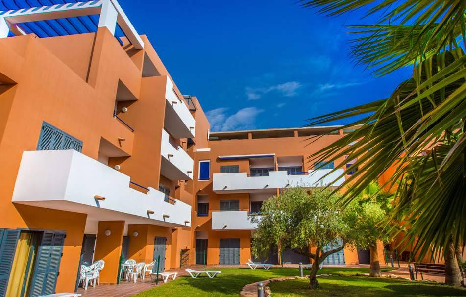 APARTAMENTOS PARQUE TROPICAL 1