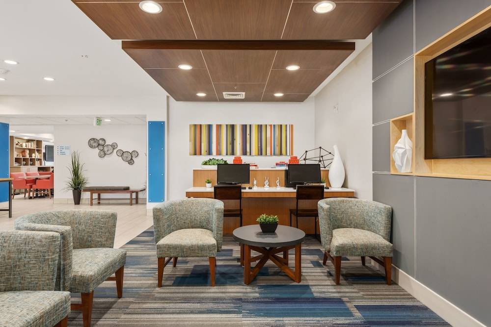 Holiday Inn Express & Suites SALT LAKE CITY WEST VALLEY by IHG 2