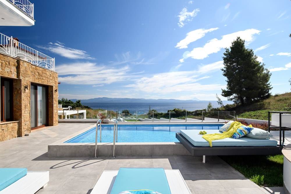 Villa D'Oro - Luxury Villas & Suites 1