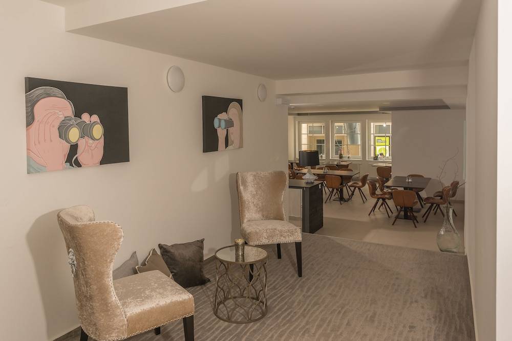 Boutique-Hotel Kronenstuben - unschlagbare Zentrumsnähe direkt am Marstall & Marktplatz - Schloss in 3 Min - Frühstück - Langzeitmiete 2