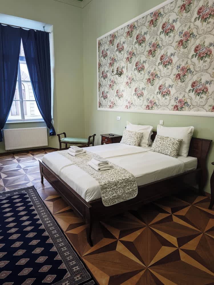Barbo Palace Apartments and Rooms 1
