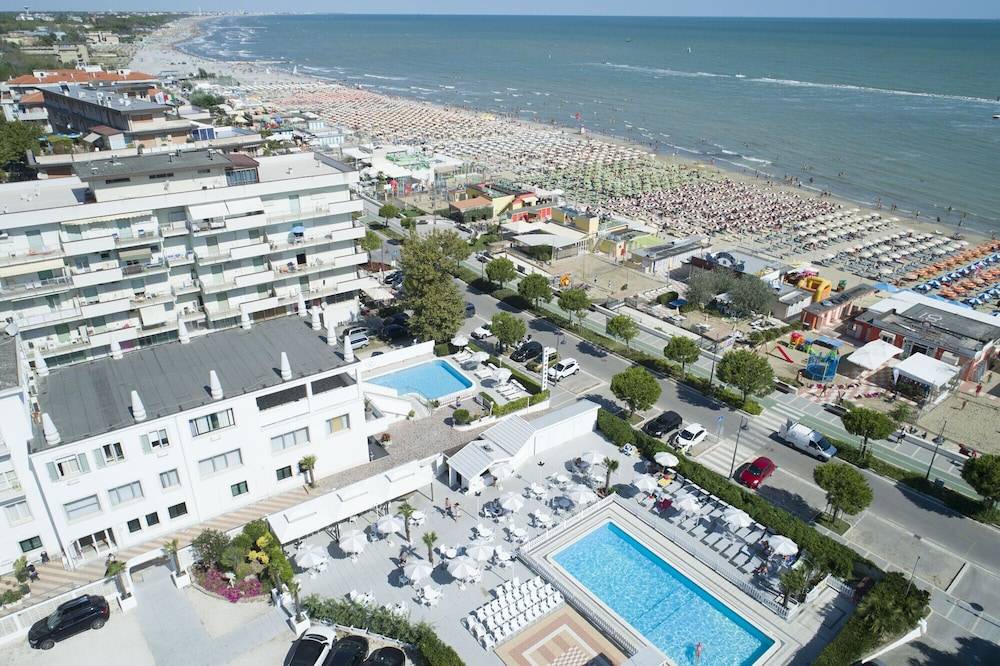 Hotel Promenade Universale 1