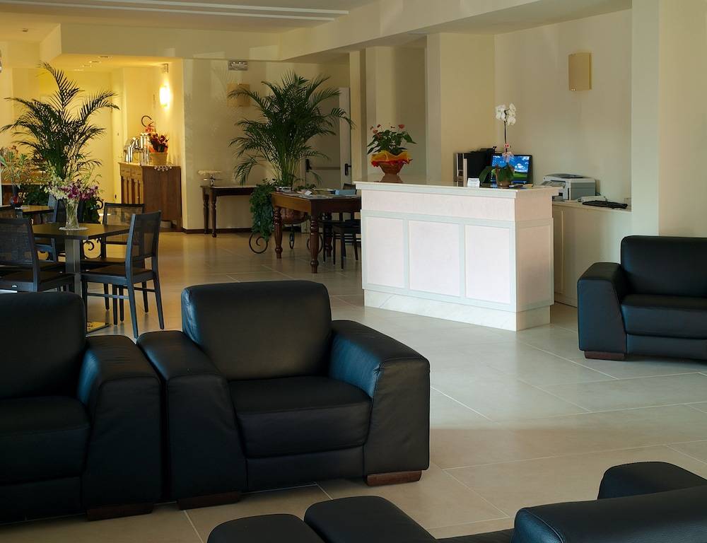 International Hotel 2